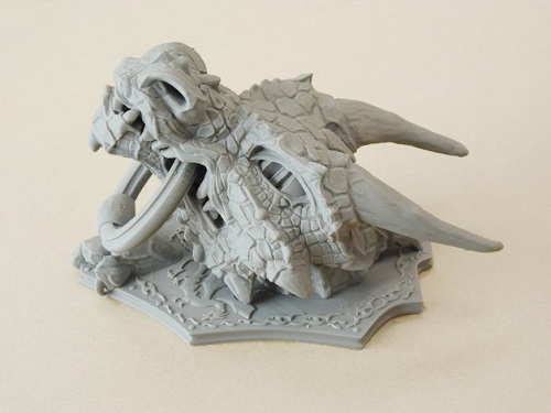 голова дракона распечатанная из светло-серого pla пластика для 3d принтера.jpg